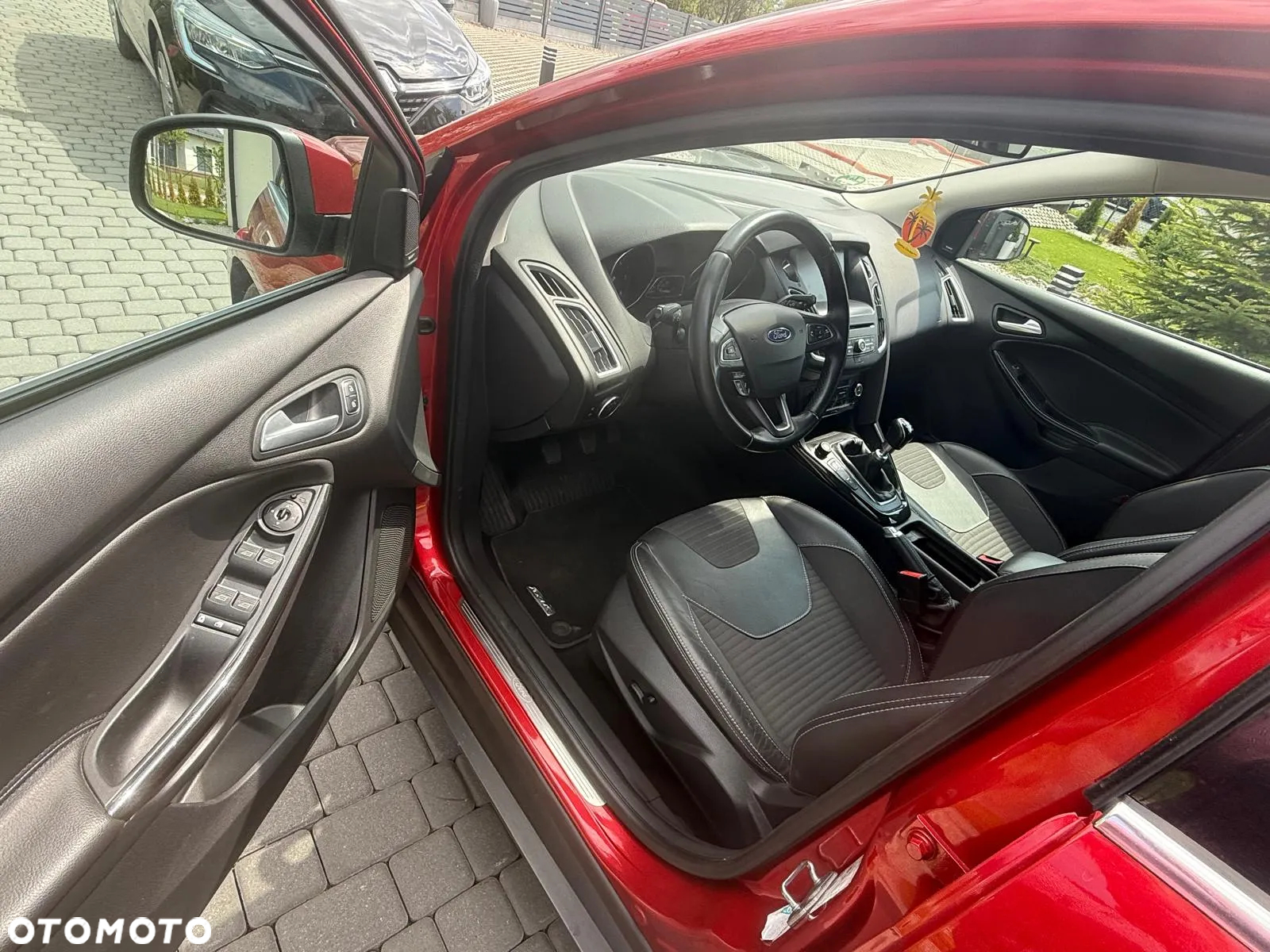 Ford Focus 2.0 EcoBlue Titanium Business - 11