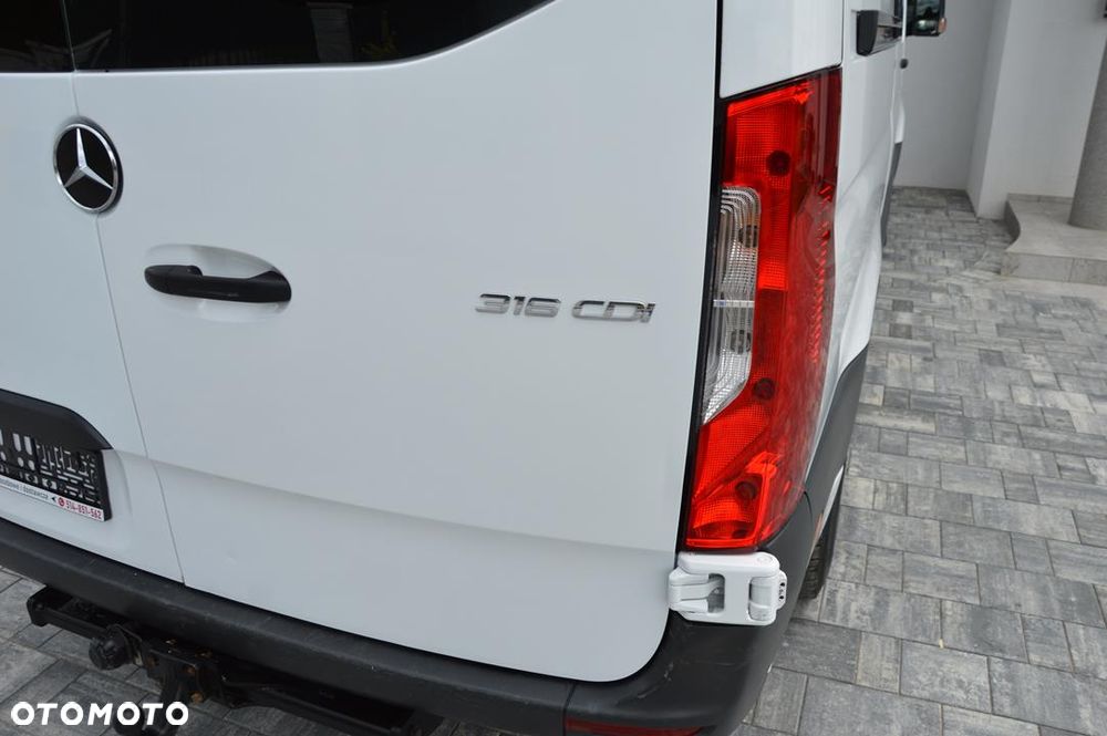 Mercedes-Benz Sprinter - 38