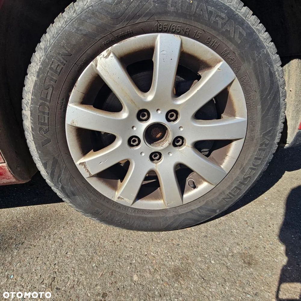VOLKSWAGEN Golf V (2003r) hb 1,4 B 55kw / 75 KM kod lak: LA3W pojazd na części - 30