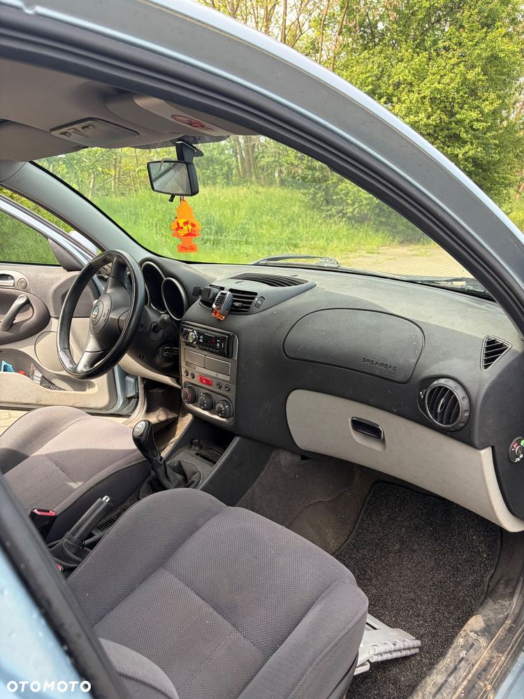 Alfa Romeo 147 1.6 Twin Spark Distinctive - 13