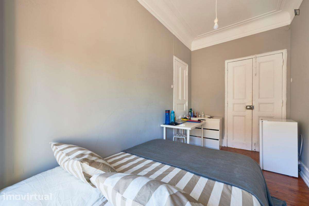Quarto - localizado em Entrecampos Lisbon - Grande imagem: 4/37