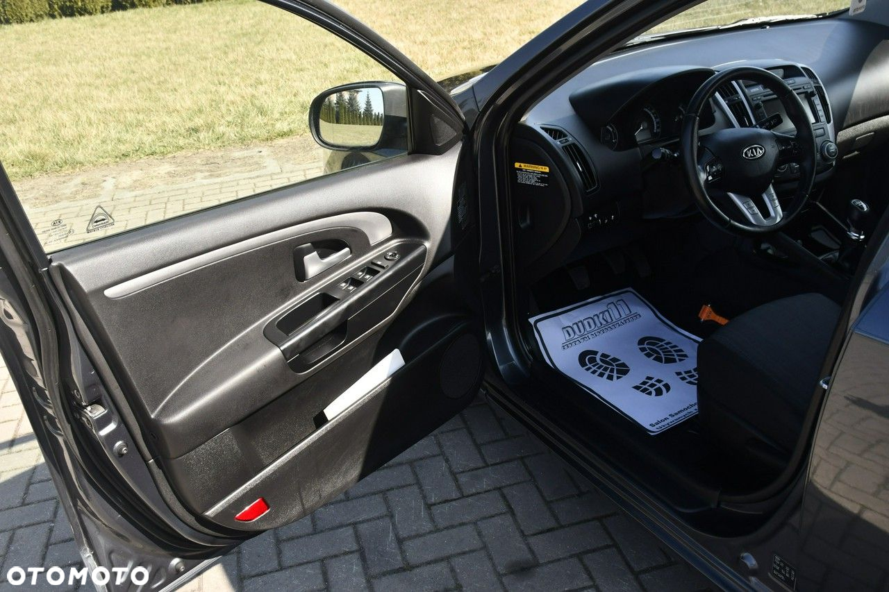 Kia Ceed - 12