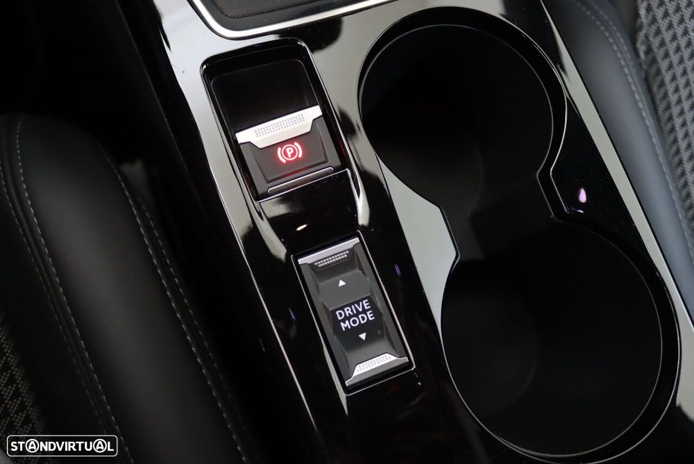 Peugeot 2008 PureTech 130 GT - 32