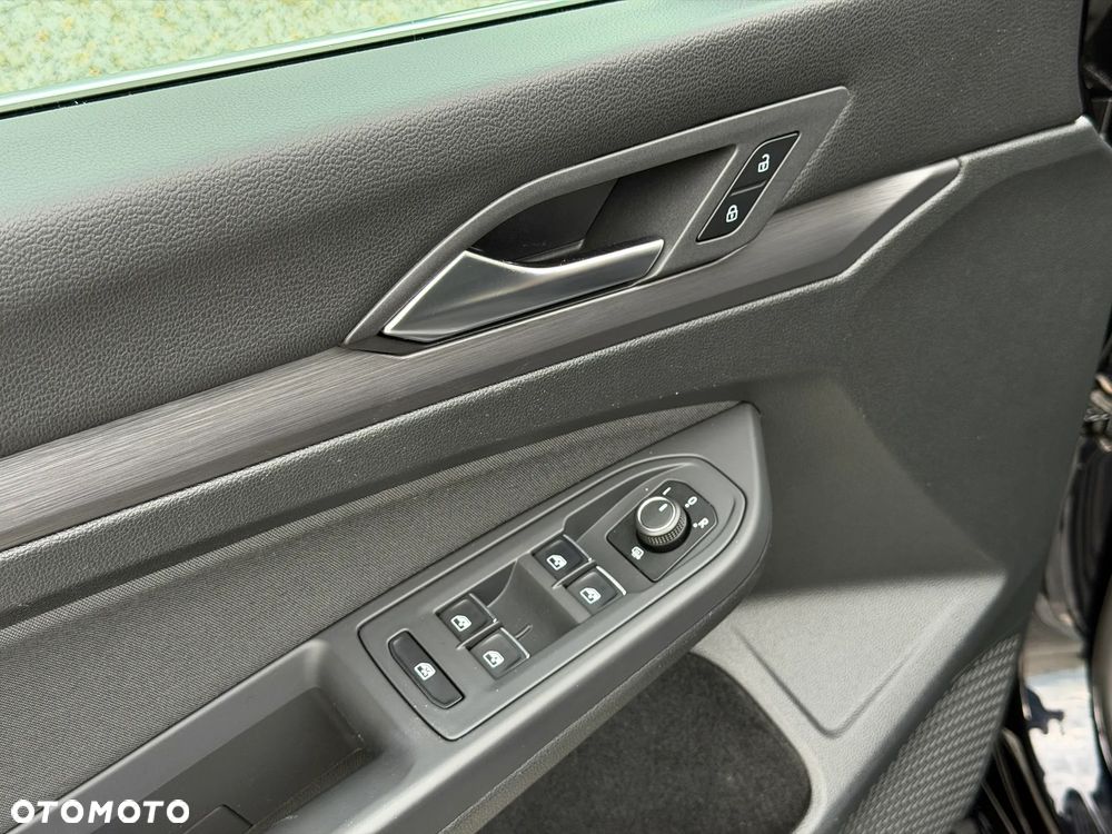 Volkswagen Golf 1.5 eTSI EVO Style DSG - 21