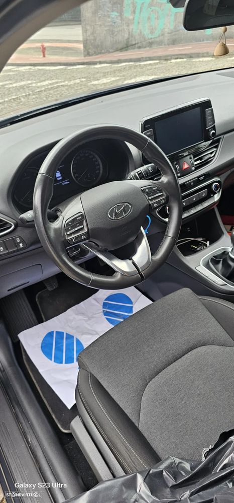 Hyundai i30 SW 1.6 CRDI 48V-Hybrid Trend - 13