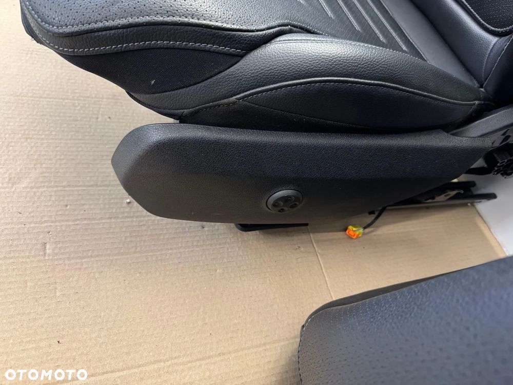 Wnętrze fotele kanapa boczki skóra W206 C-klasa - 3