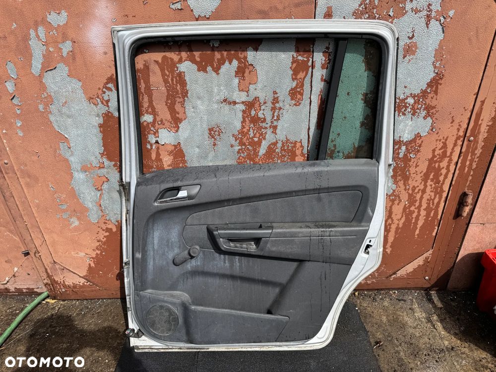 Drzwi prawe Opel Zafira B tył OE - 6