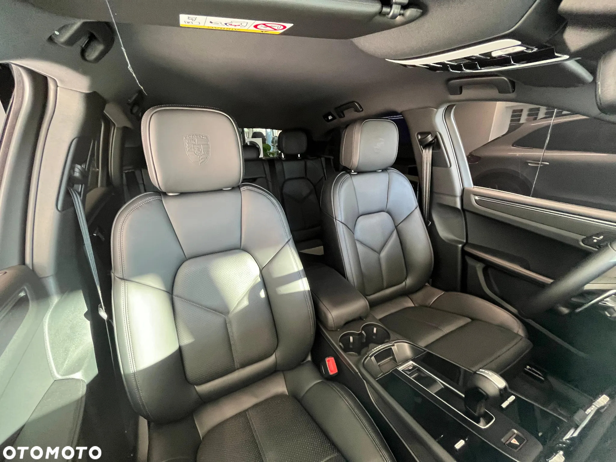 Porsche Macan T - 29