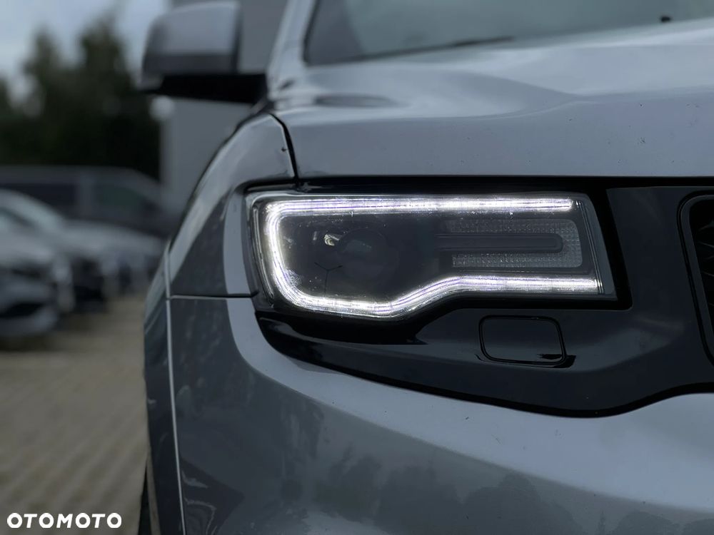 Jeep Grand Cherokee - 11