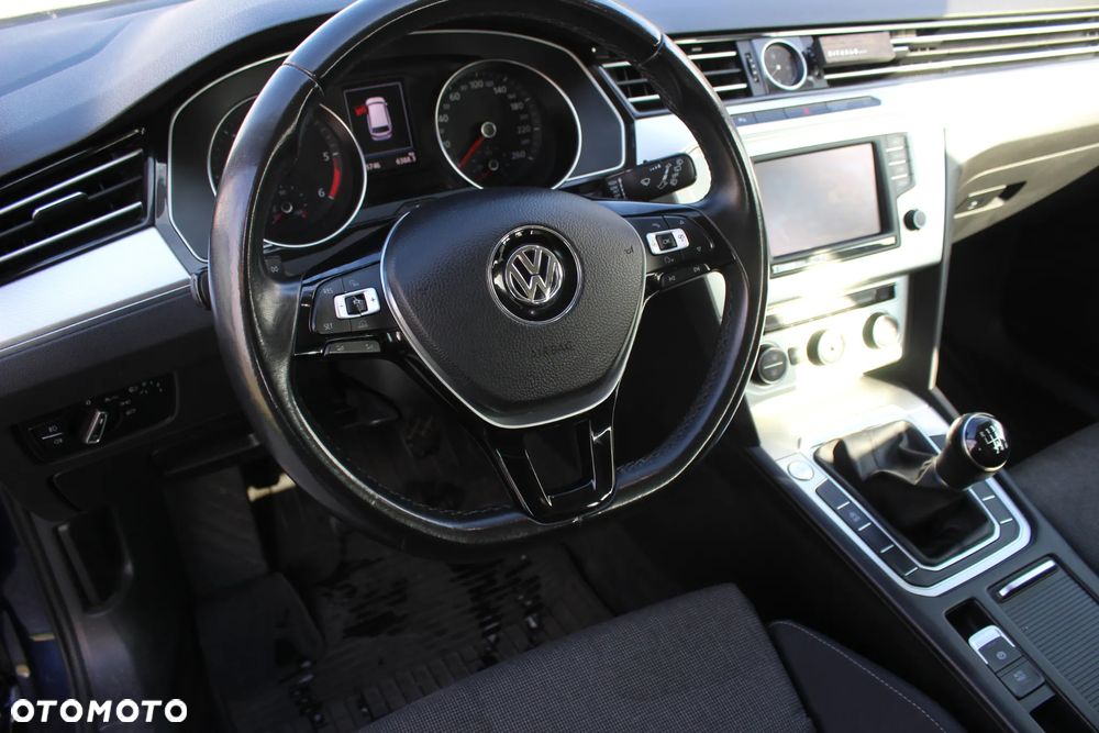 Volkswagen Passat Variant 1.6 TDI SCR DSG Comfortline - 36
