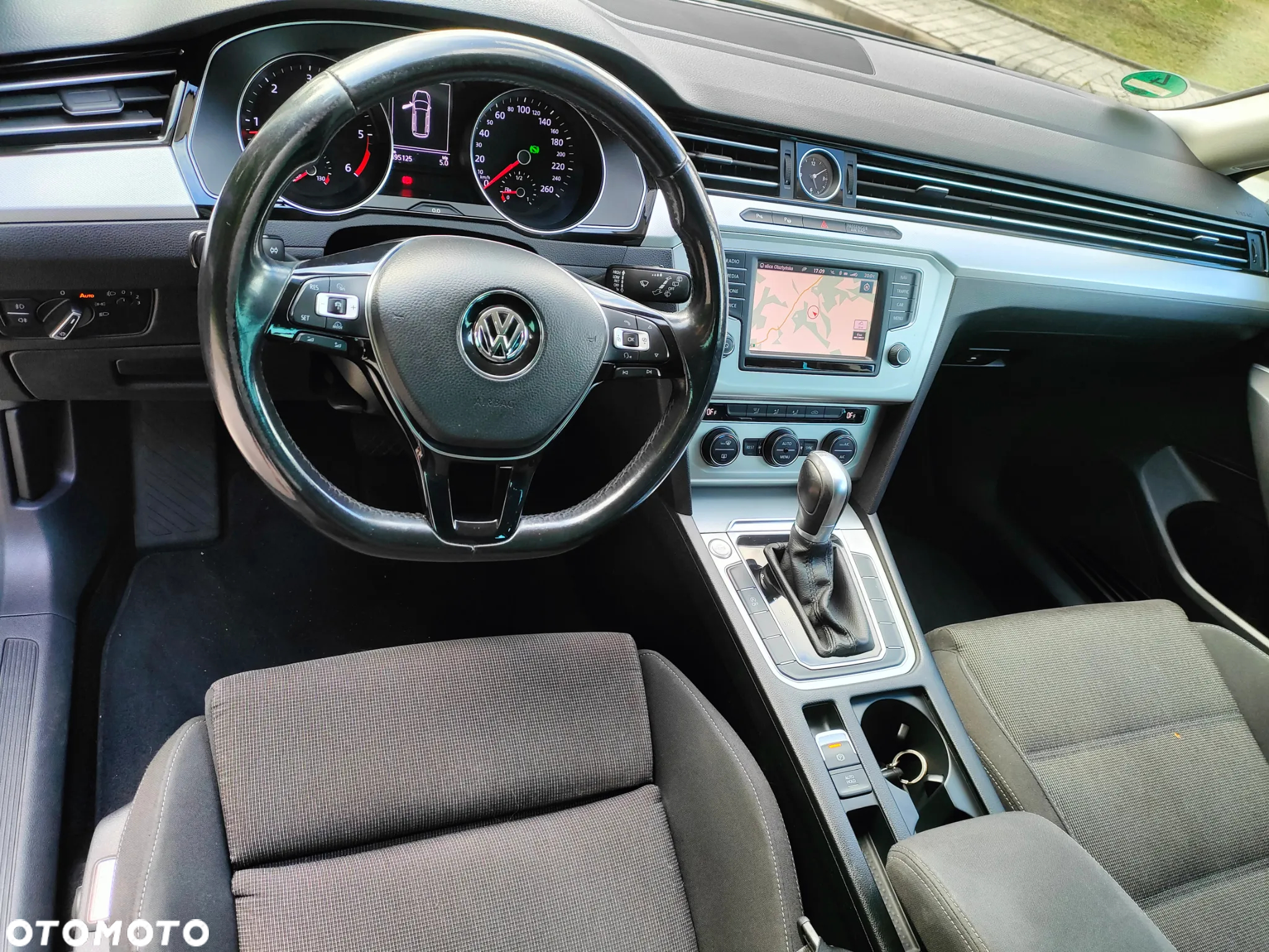 Volkswagen Passat Variant 1.6 TDI (BlueMotion Technology) DSG Trendline - 8