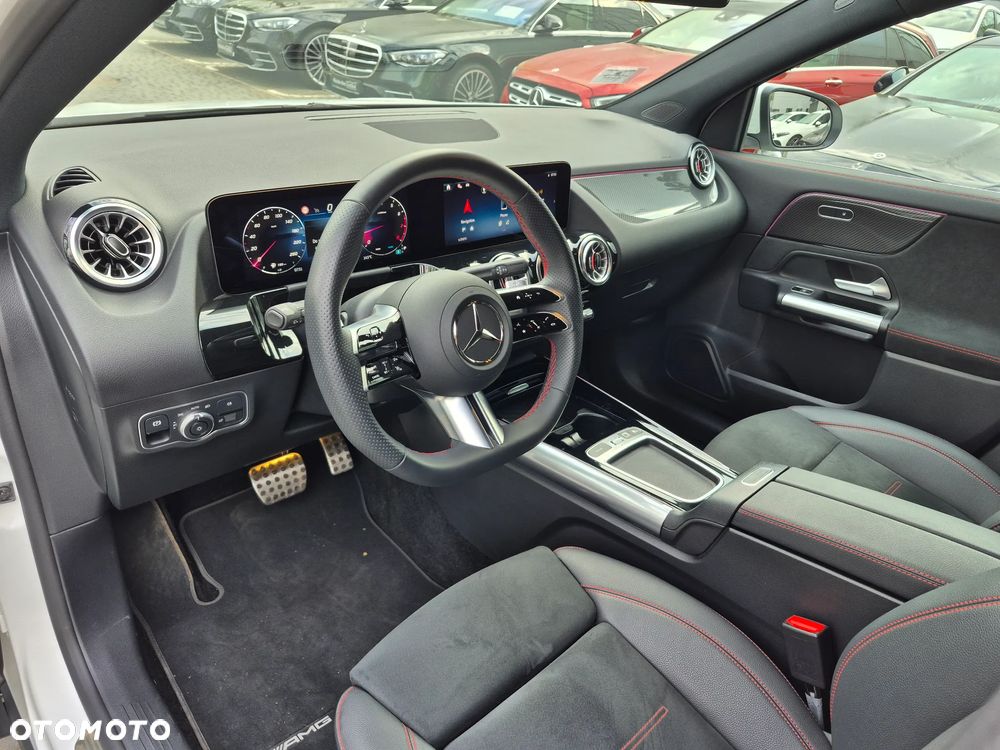 Mercedes-Benz GLA 200 AMG Line - 9