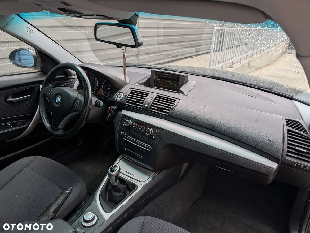 BMW Seria 1 120d Edition Exclusive - 12