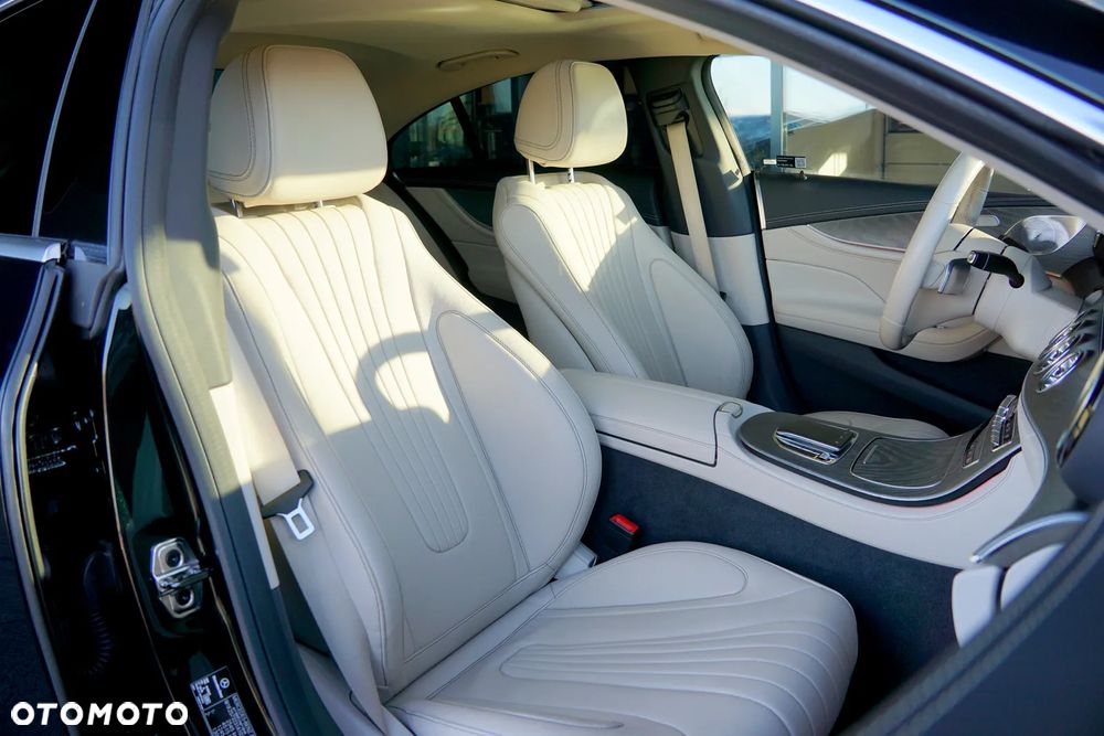 Mercedes-Benz CLS 400 d 4Matic 9G-TRONIC AMG Line - 25