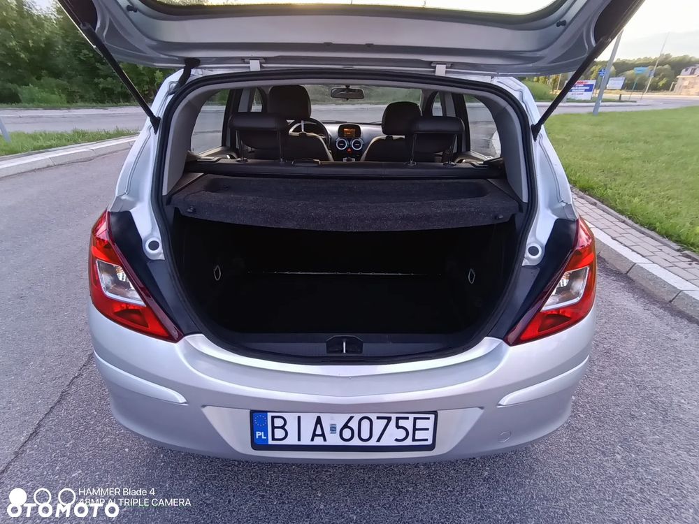 Opel Corsa 1.2 16V Cosmo - 8
