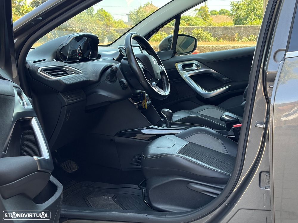 Peugeot 2008 1.2 PureTech Allure EAT6 - 19
