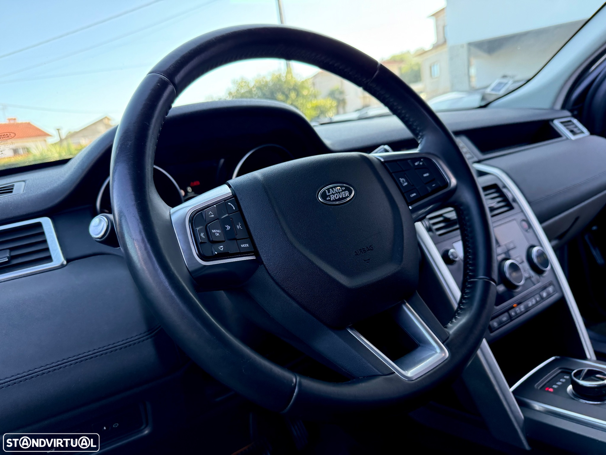 Land Rover Discovery Sport 2.0 TD4 HSE Luxury 7L Auto - 39