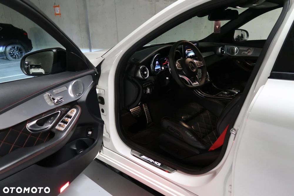 Mercedes-Benz Klasa C AMG 63 S - 22