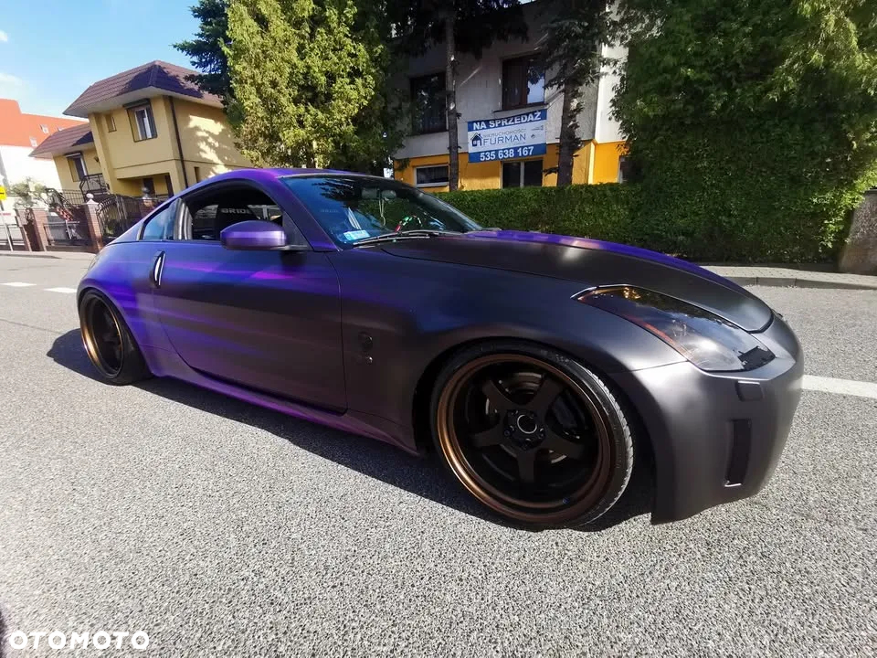 Nissan 350 Z - 2