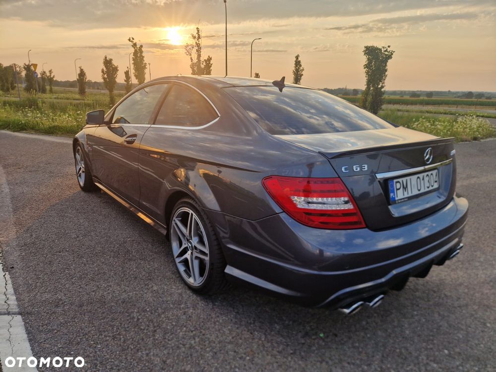 Mercedes-Benz Klasa C 63 AMG AMG SPEEDSHIFT MCT - 14