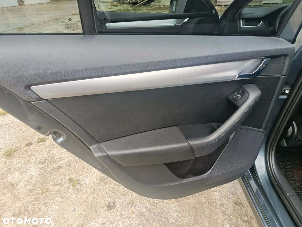 Skoda Octavia 2.0 TDI SCR Ambition DSG - 9