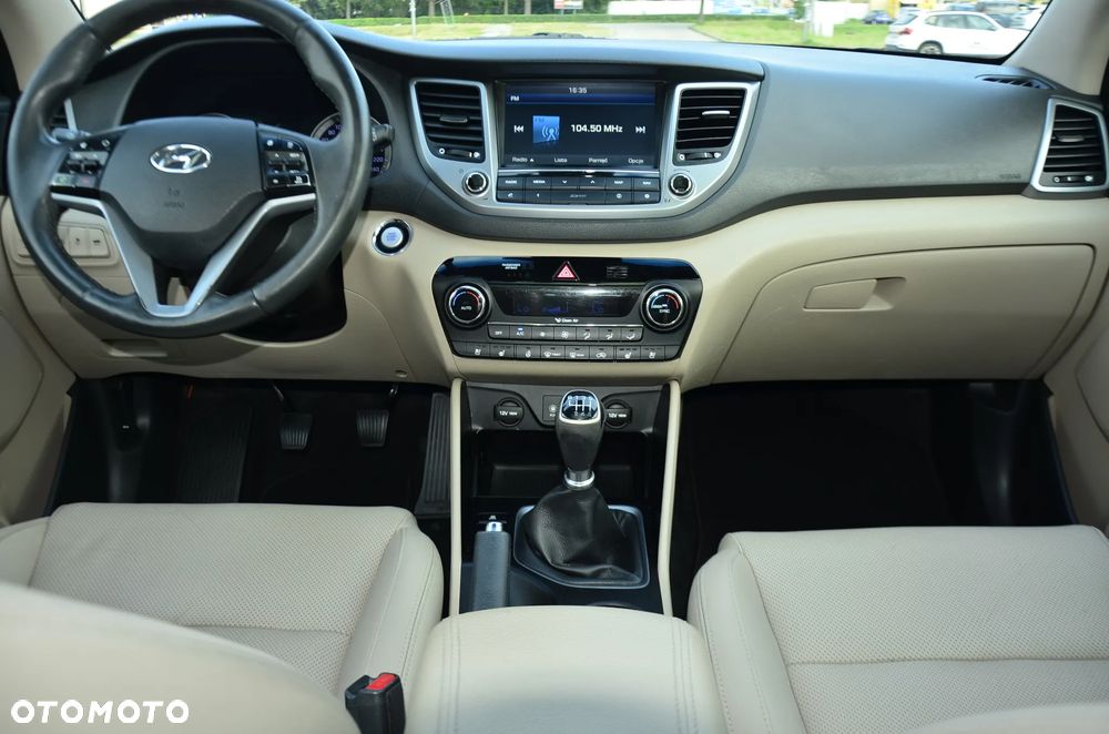 Hyundai Tucson 2.0 CRDI 2WD Style - 23