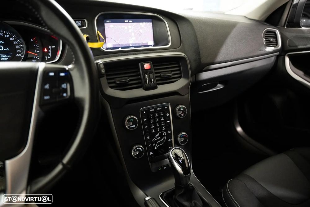 Volvo V40 Cross Country 2.0 D2 Momentum Geartronic - 16