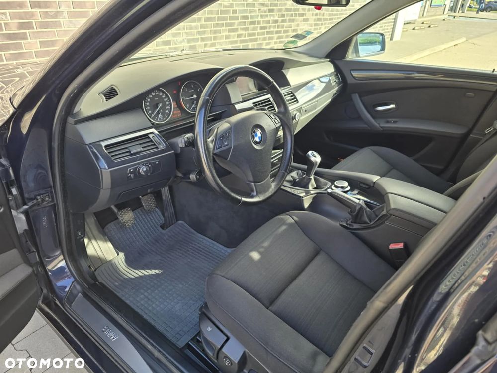 BMW Seria 5 520d Touring Special Edition - 18