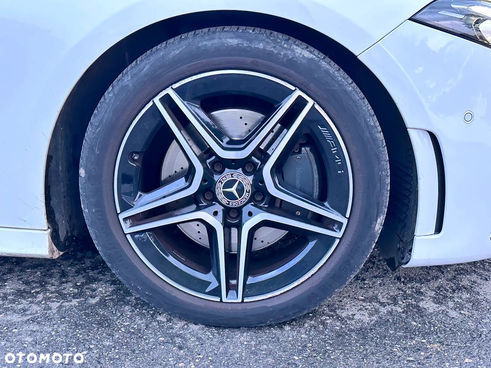 Mercedes-Benz Klasa A 220 4-Matic AMG Line 7G-DCT - 33