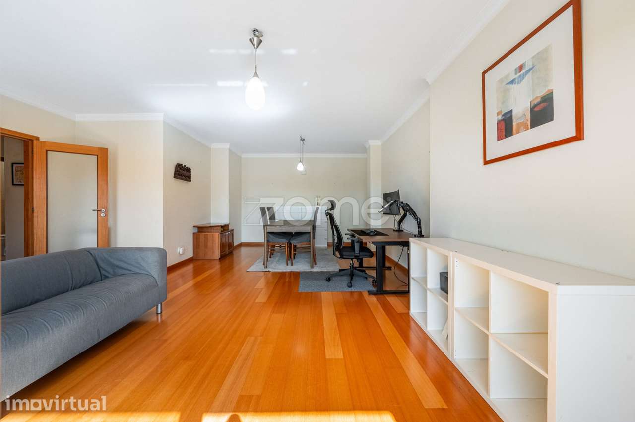 Apartamento Duplex T4 com 2 terraços, varanda e garagem fechada - Grande imagem: 3/21