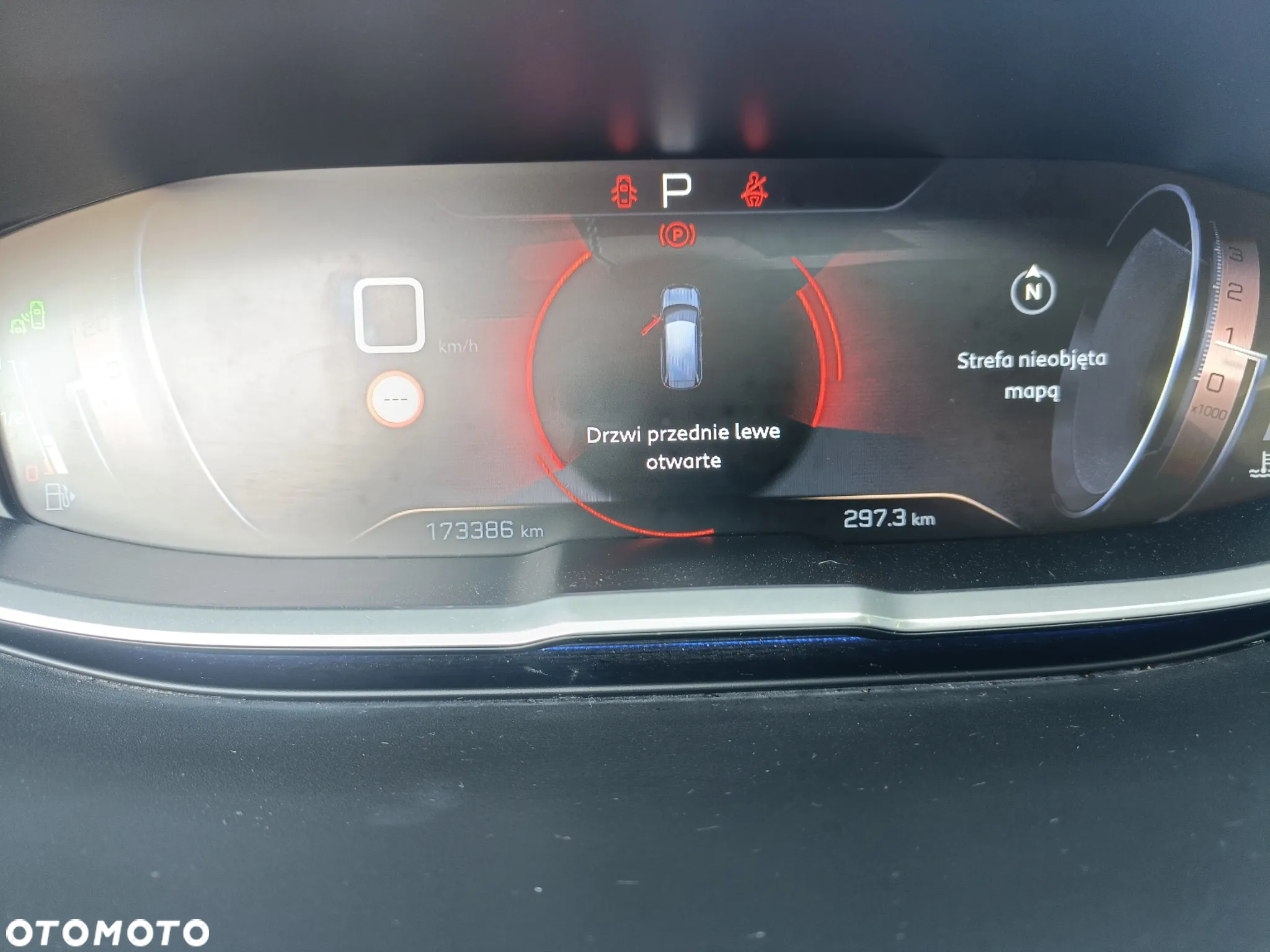 Peugeot 5008 1.6 BlueHDI Allure S&S EAT6 - 17