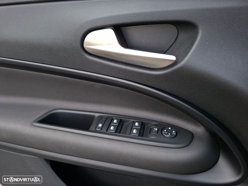 Alfa Romeo Junior 1.2 Speciale eDCT6 — fotografia 27