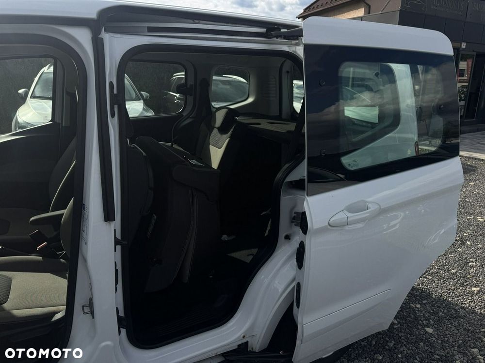 Ford Tourneo Courier - 8