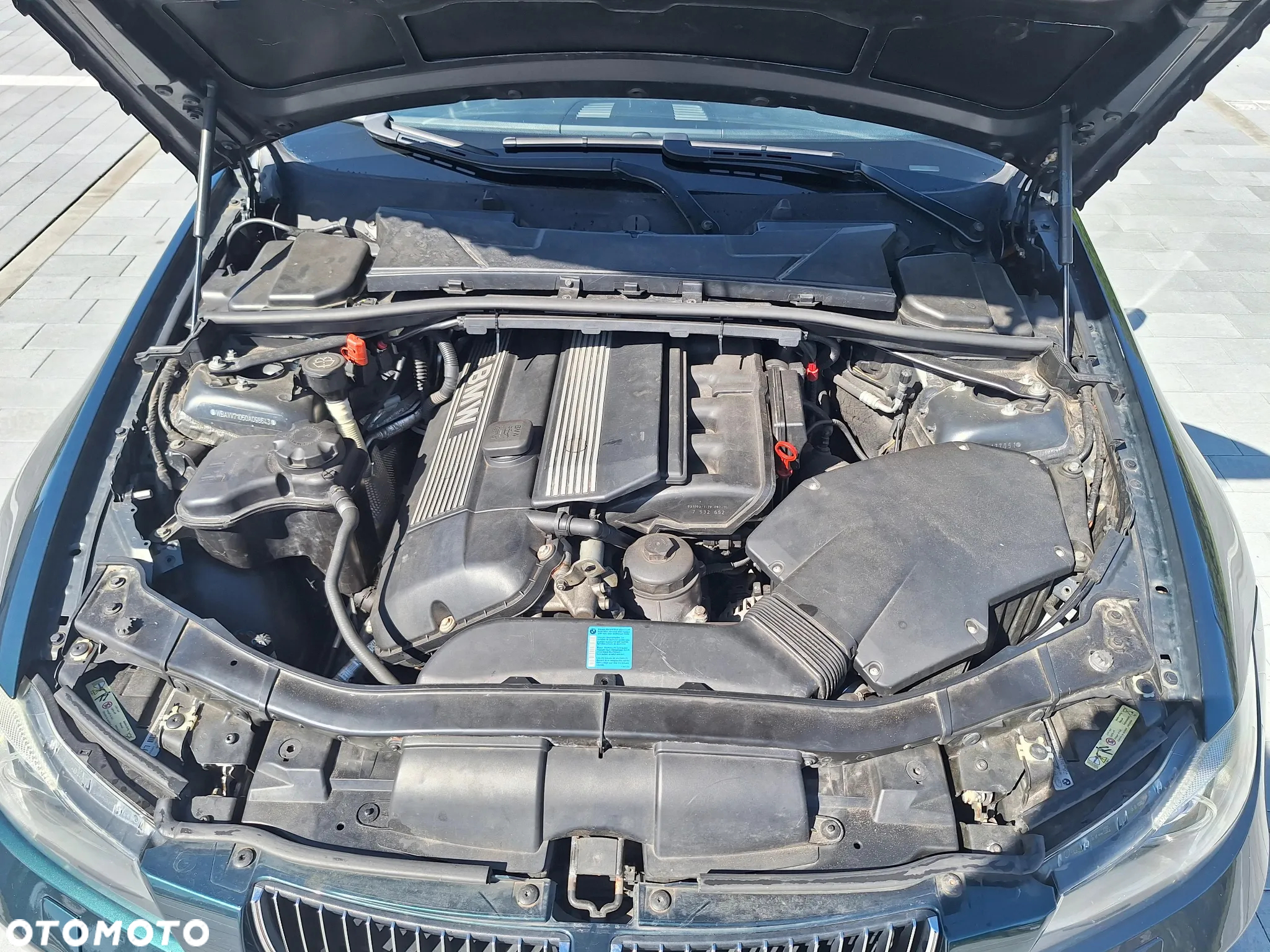 BMW Seria 3 330i Touring - 28