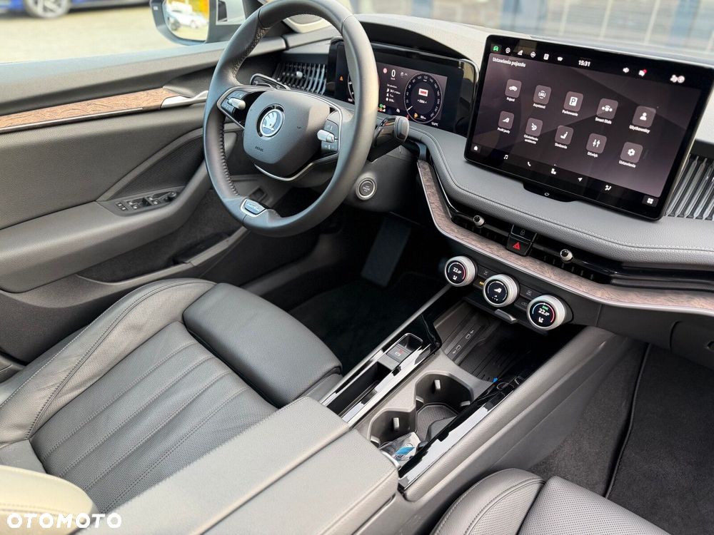 Skoda Superb 2.0 TDI SCR L&K DSG - 11