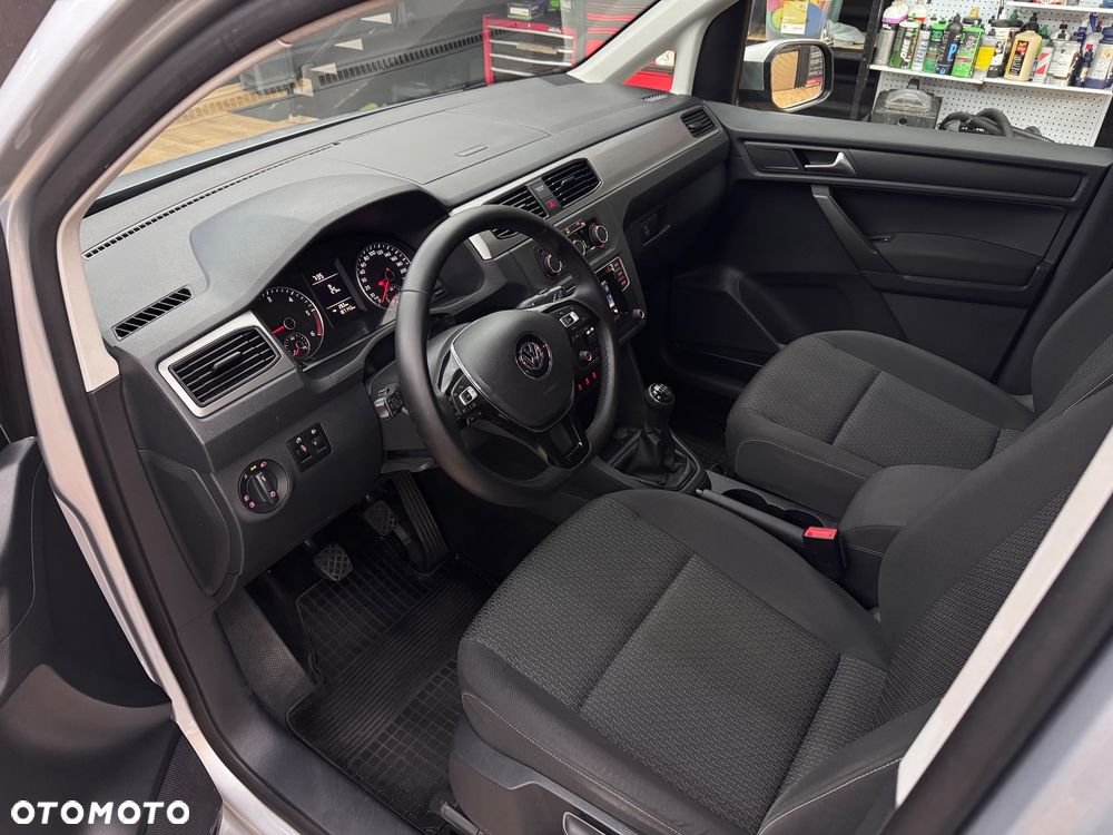 Volkswagen Caddy 2.0 TDI Highline - 24