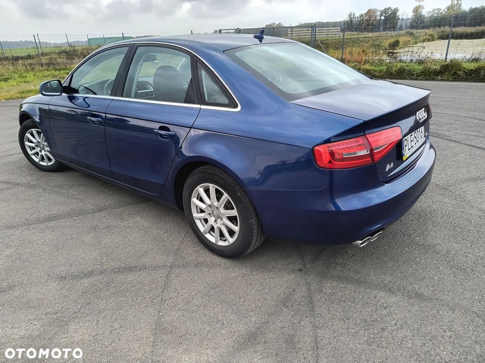 Audi A4 Limousine - 8