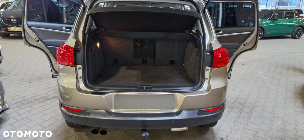 Volkswagen Tiguan 2.0 TDI 4Mot Perfectline R-Style - 14