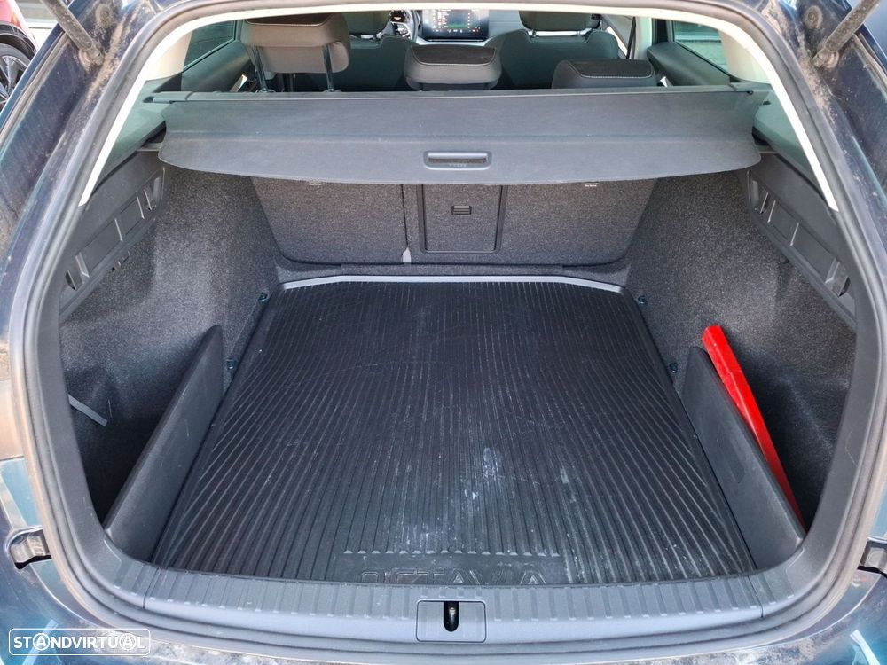 Skoda Octavia 2.0 TDI Sportline - 25