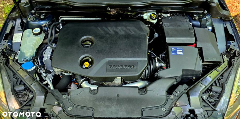 Volvo V40 Cross Country - 28