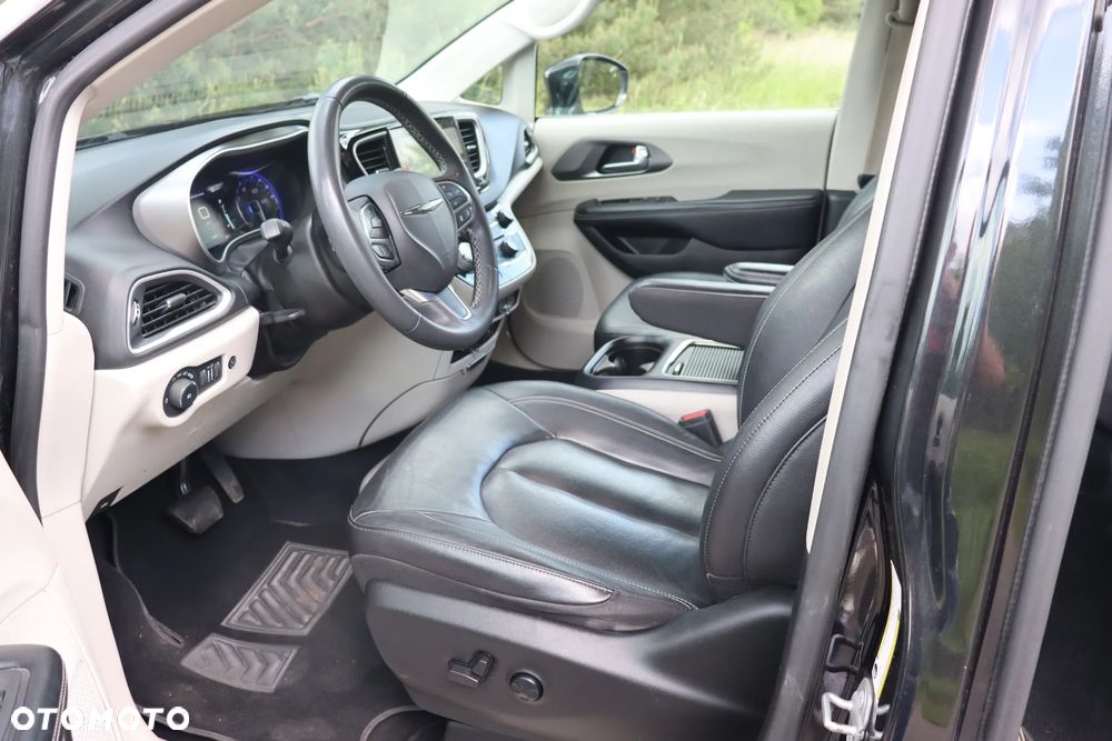 Chrysler Pacifica - 7