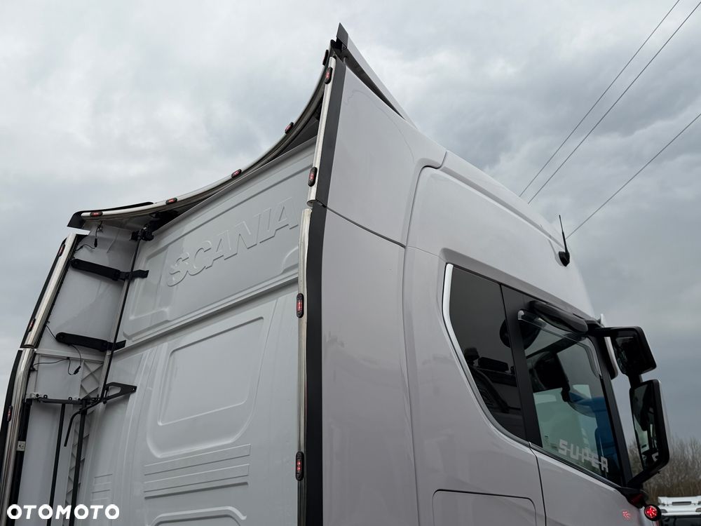 Scania 580S scania z Niemiec v8 mega low deck idealny stan 2021 pełna opcja bez egr - 23