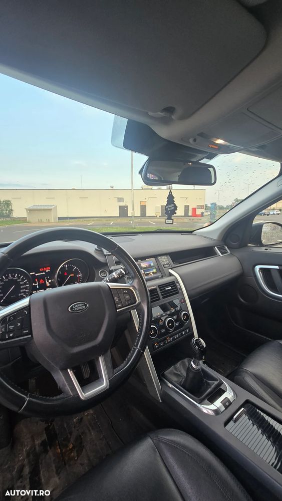 Land Rover Discovery Sport - 12