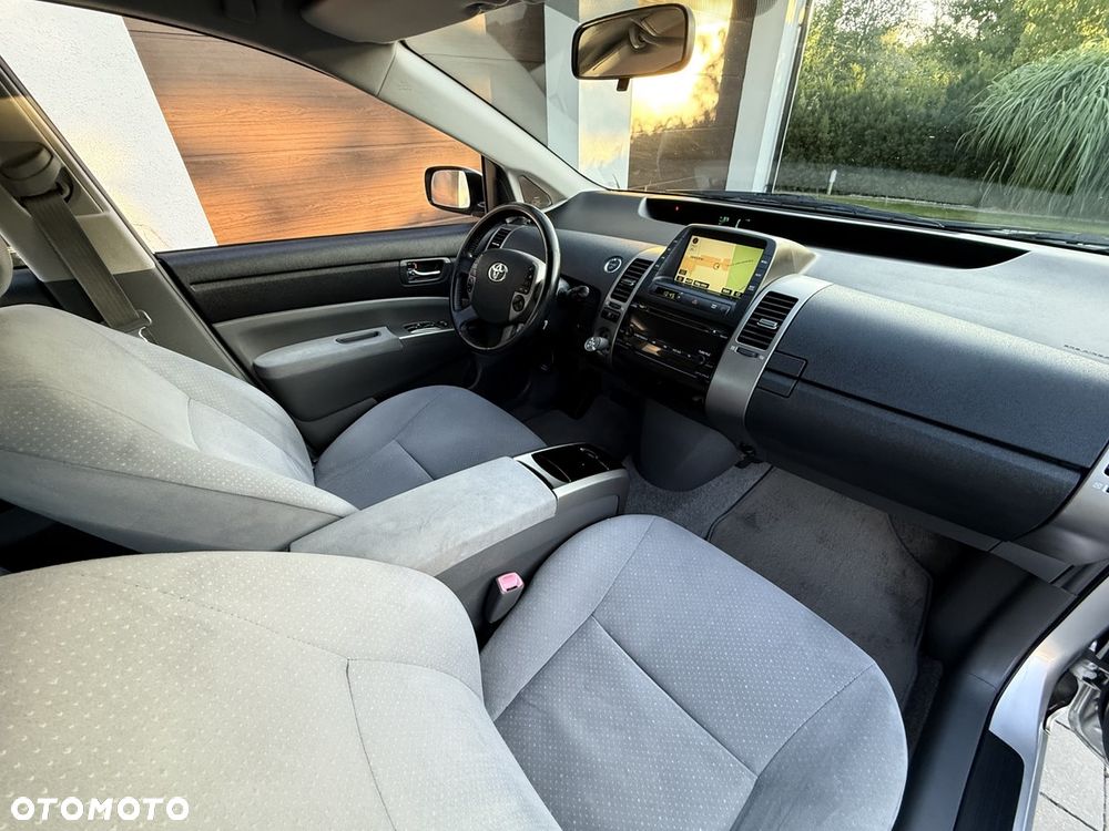 Toyota Prius 1.5 VVT-i Sol - 29