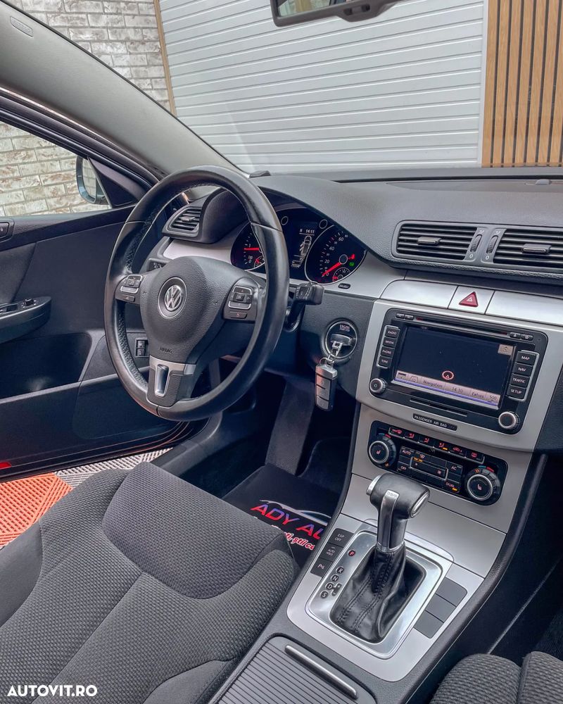Volkswagen Passat Variant 2.0 Blue TDI DSG SCR Comfortline - 8