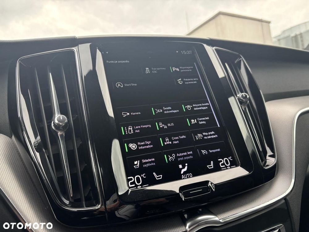 Volvo XC 60 B4 D AWD R-Design - 35