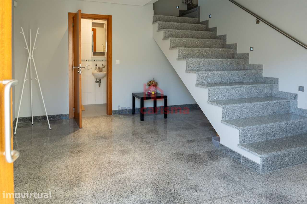 Moradia de Luxo T3 com piscina em Santa Cristina do Couto, Santo Tirso - Grande imagem: 4/44