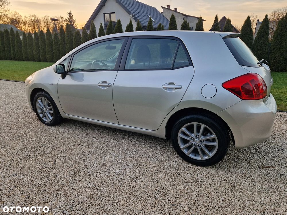 Toyota Auris 1.6 VVT-i Executive - 19