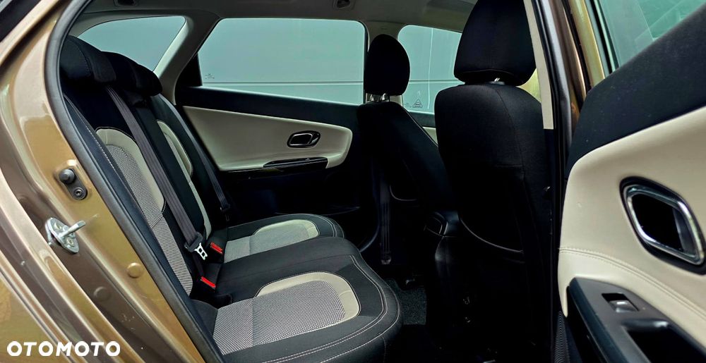 Kia Ceed 1.6 GDI ISG Dream Team Edition - 14