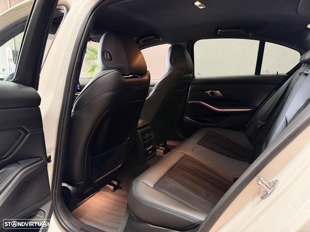 BMW 320 e Pack Desportivo M Auto - 14